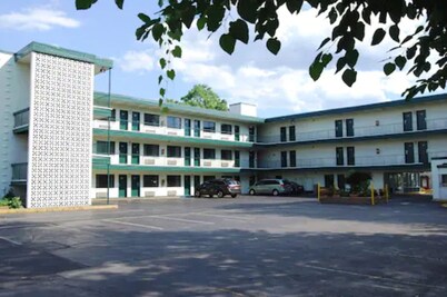 Lincoln Way Inn