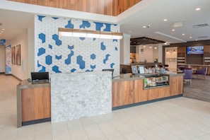 Lobby - Hyatt Place Cincinnati / Sharonville Convention Center (Sharonville)