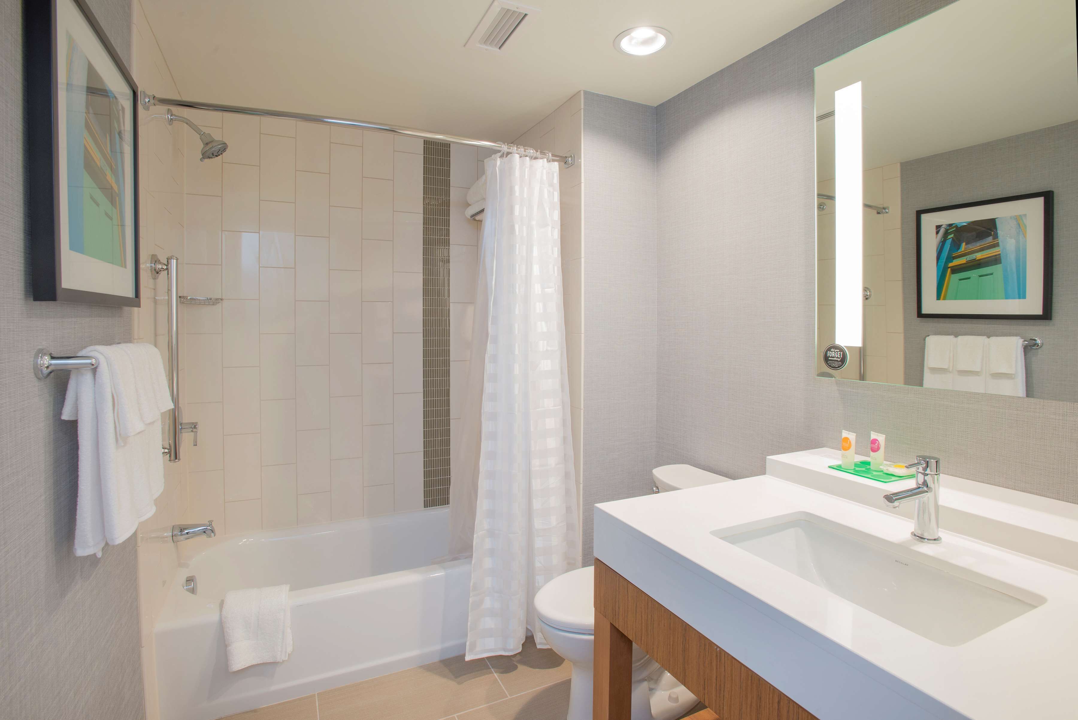 free toiletries, towels