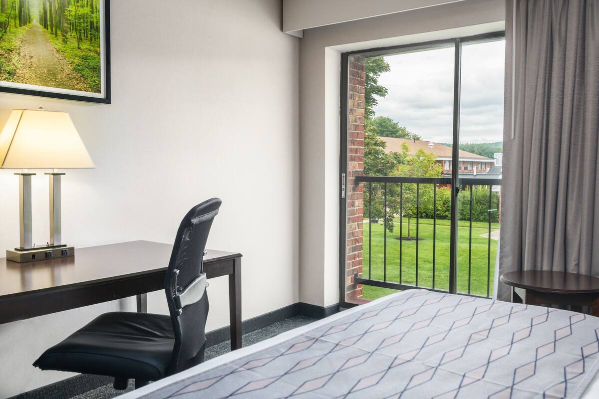 premium bedding, individually decorated, individually furnished, desk