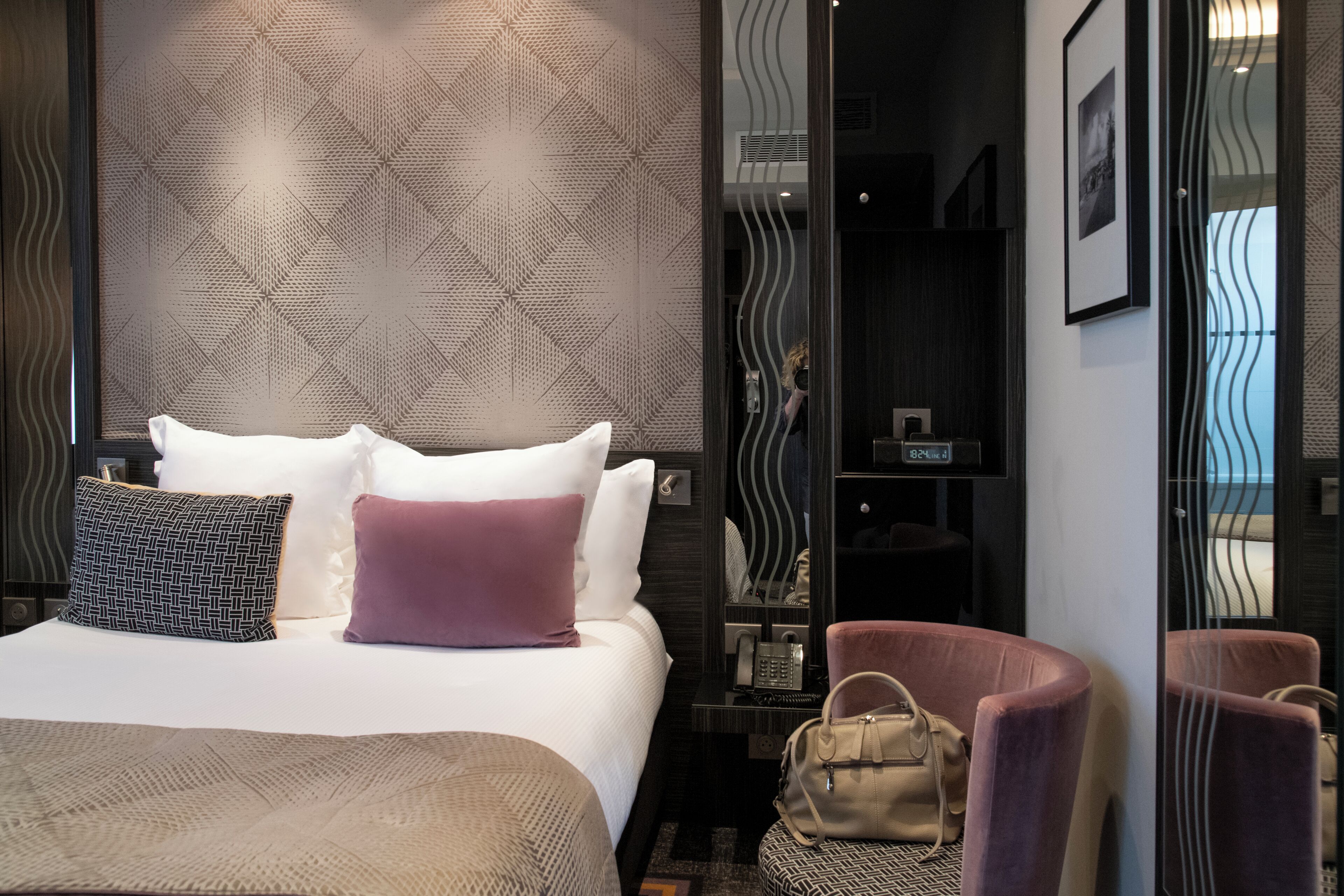 superior double room, city view | champagne service