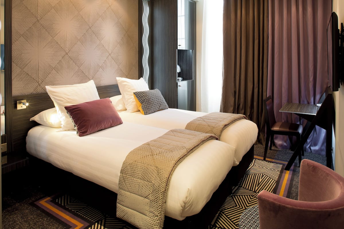 Phòng 2 giường đơn Superior | Bộ đồ giường cao cấp, minibar với thức ăn, đồ uống miễn phí 