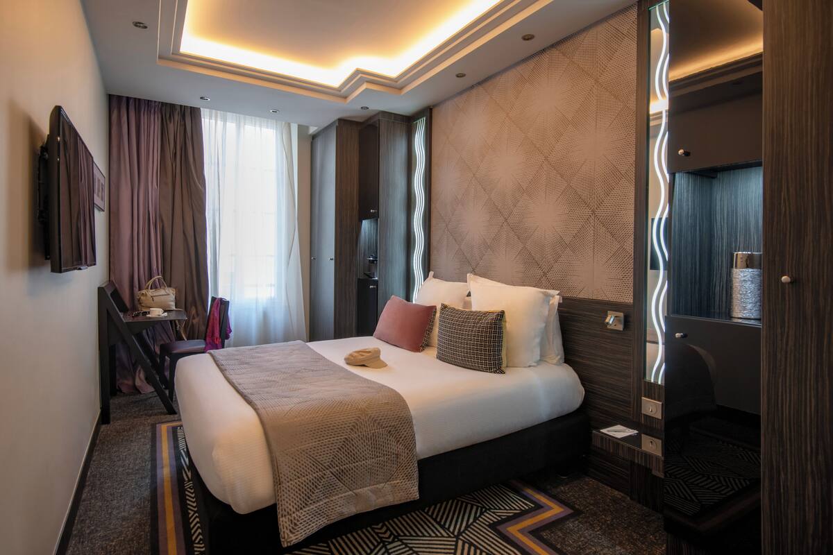 Phòng đôi Superior, quang cảnh thành phố | Bộ đồ giường cao cấp, minibar với thức ăn, đồ uống miễn phí 