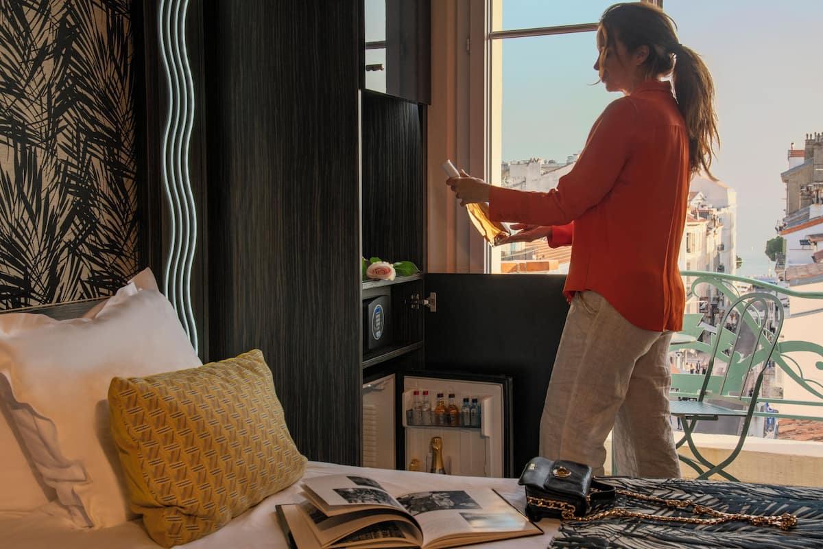 Deluxe Double Room, Balcony | Premium bedding, free minibar items, in-room safe