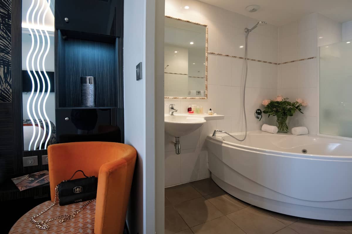 free toiletries, hair dryer, towels