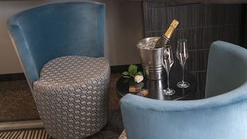 Literie de qualité supérieure, mini-bar avec articles gratuits