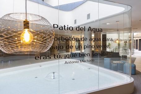 Hotel Macia Sevilla Kubb - view 2