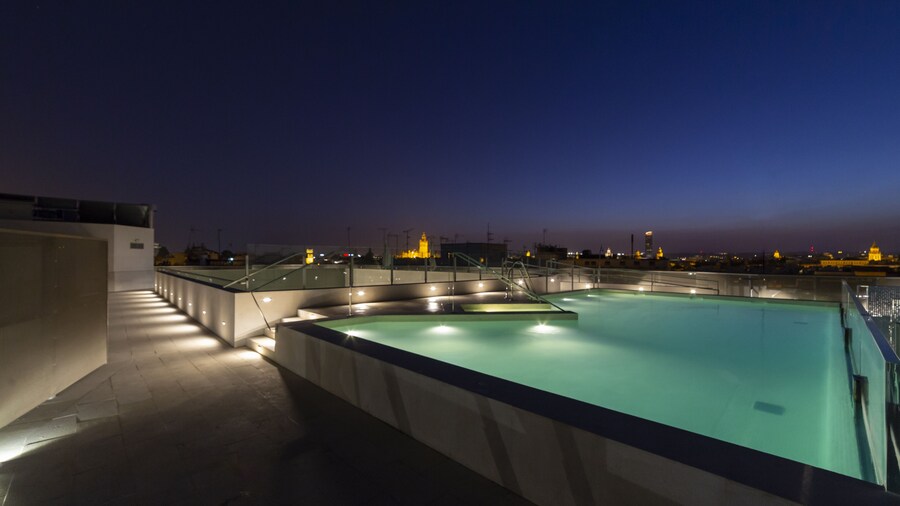 Hotel Macia Sevilla Kubb