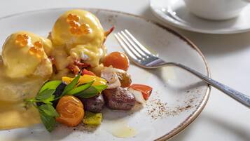 Daily full breakfast for a fee