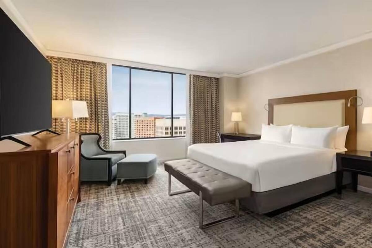 Premium bedding, down comforters, in-room safe, desk