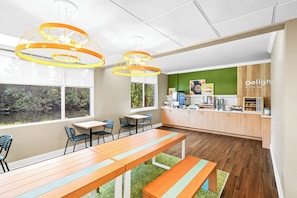 Free daily continental breakfast