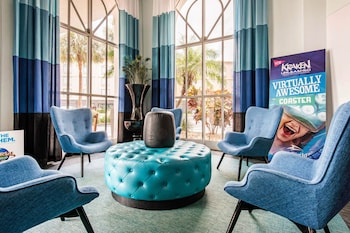 Sitting area in hotel lobby at Quality Inn & Suites Near the Theme Parks