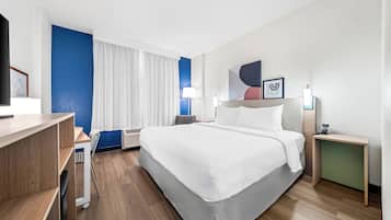 Room, 1 King Bed, Accessible (Mobility, Roll-In Shower) | In-room safe, desk, iron/ironing board, travel crib