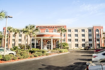 Property entrance at Quality Inn & Suites Near the Theme Parks