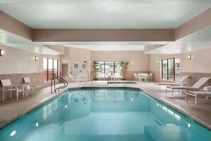 Indoor pool, sun loungers