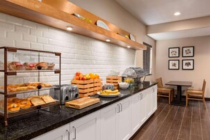 Desayuno buffet incluido todos los días 