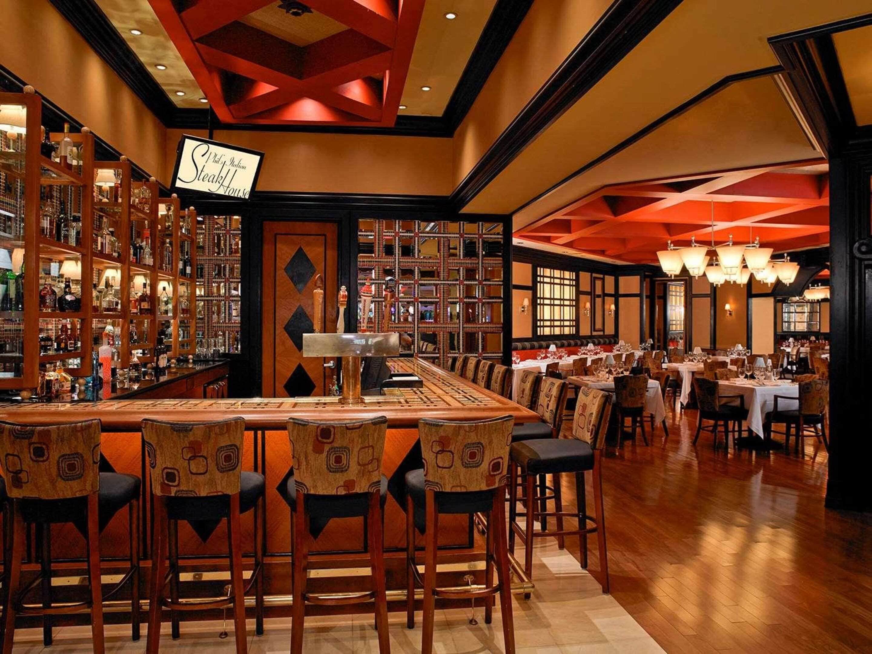 9 bars/lounges, 2 poolside bars