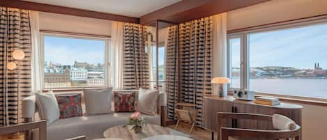 Presidential-Suite, 1 King-Bett, Nichtraucher, Seeblick | Hochwertige Bettwaren, Zimmersafe, Schreibtisch, Verdunkelungsvorhänge