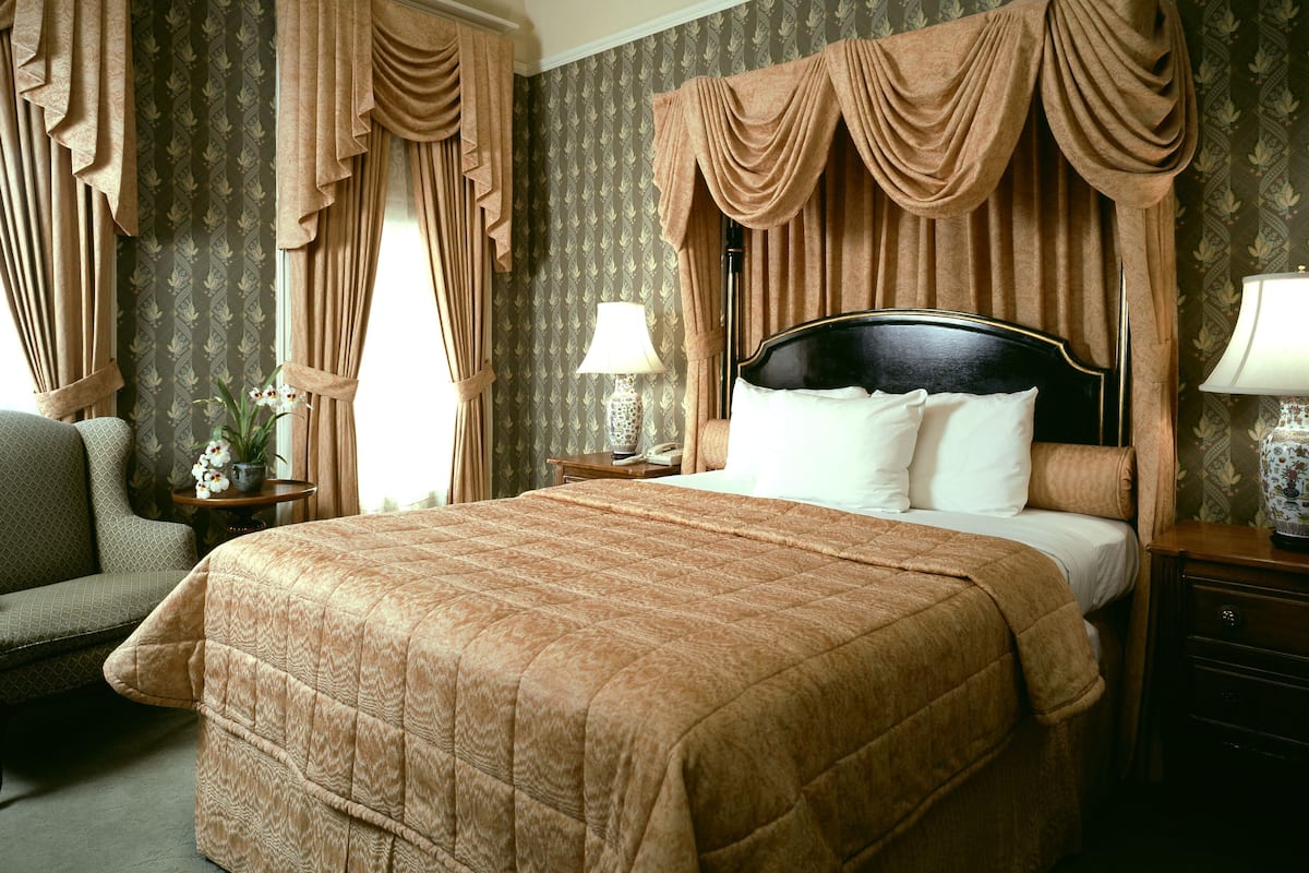 Premium bedding, pillowtop beds, in-room safe, individually decorated