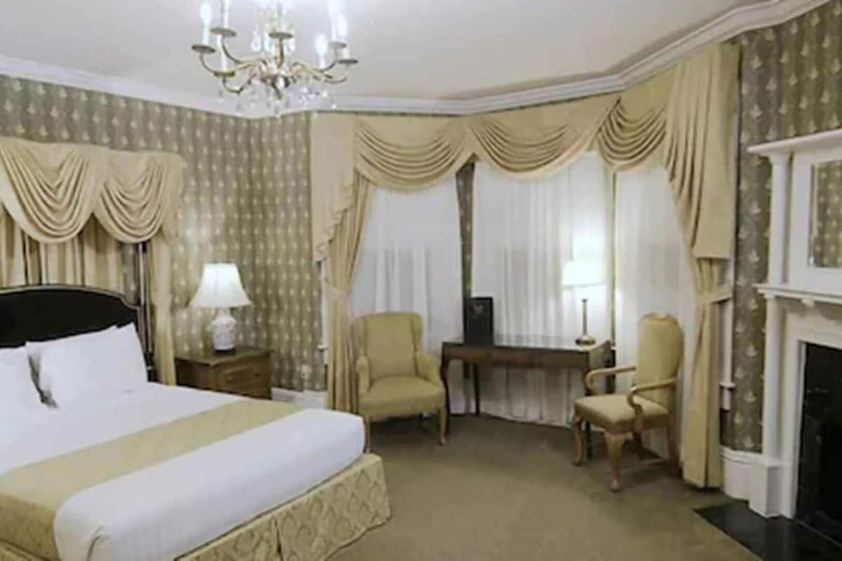 Premium bedding, pillowtop beds, in-room safe, individually decorated