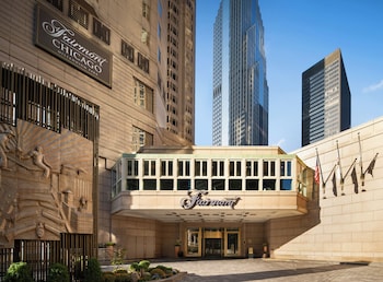 Fairmont Chicago at Millennium Park