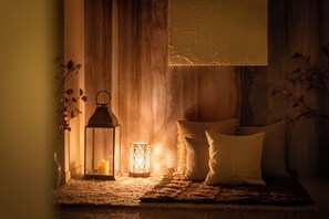 Steam room, body treatments, facials, 2 treatment rooms, massages