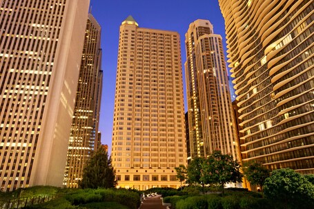 Fairmont Chicago at Millennium Park - Image 1