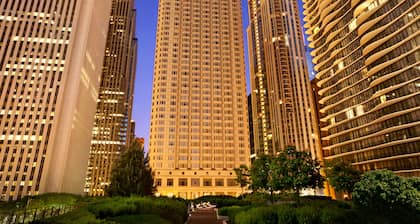 Fairmont Chicago at Millennium Park