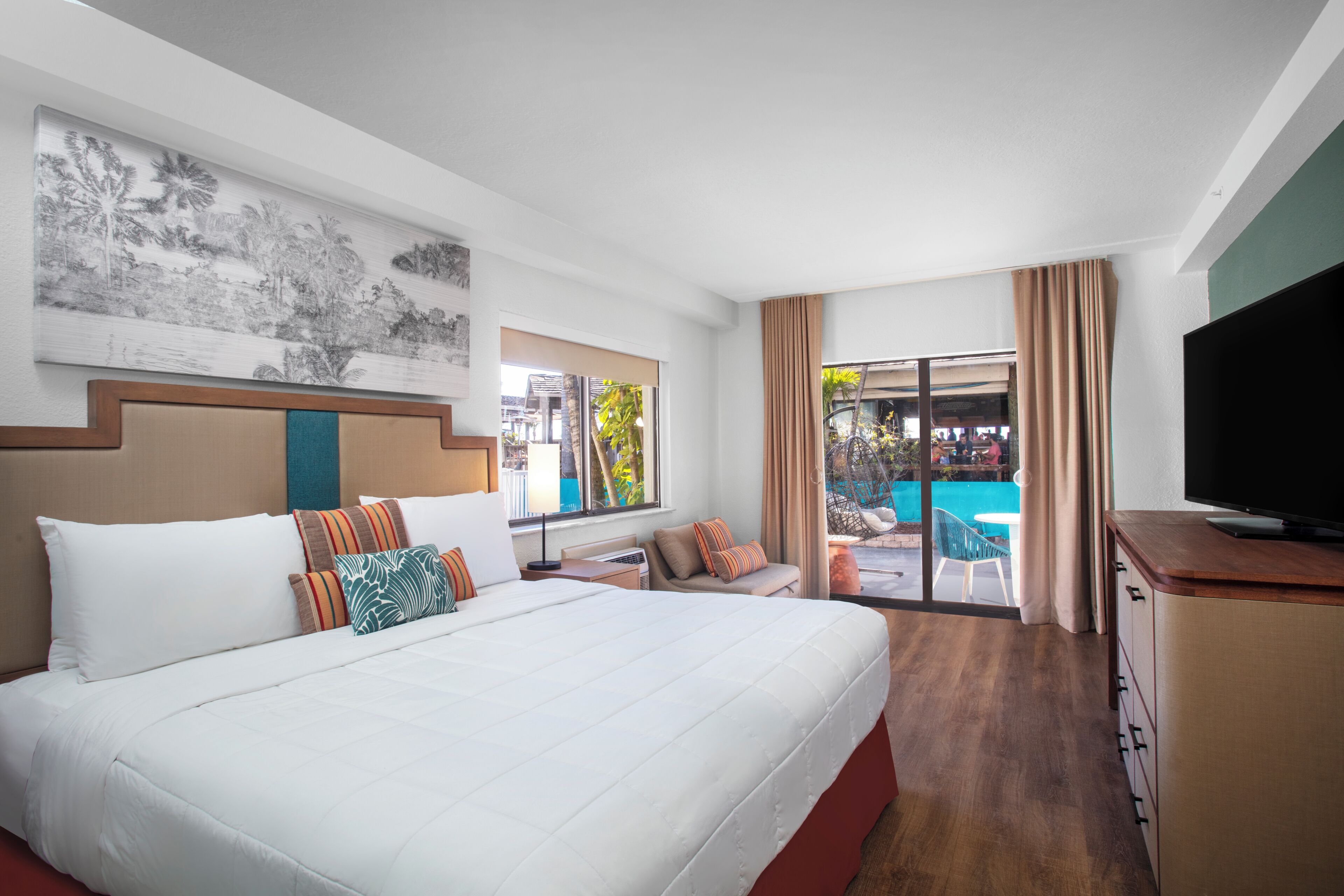 Pillowtop-Betten, Zimmersafe, Schreibtisch