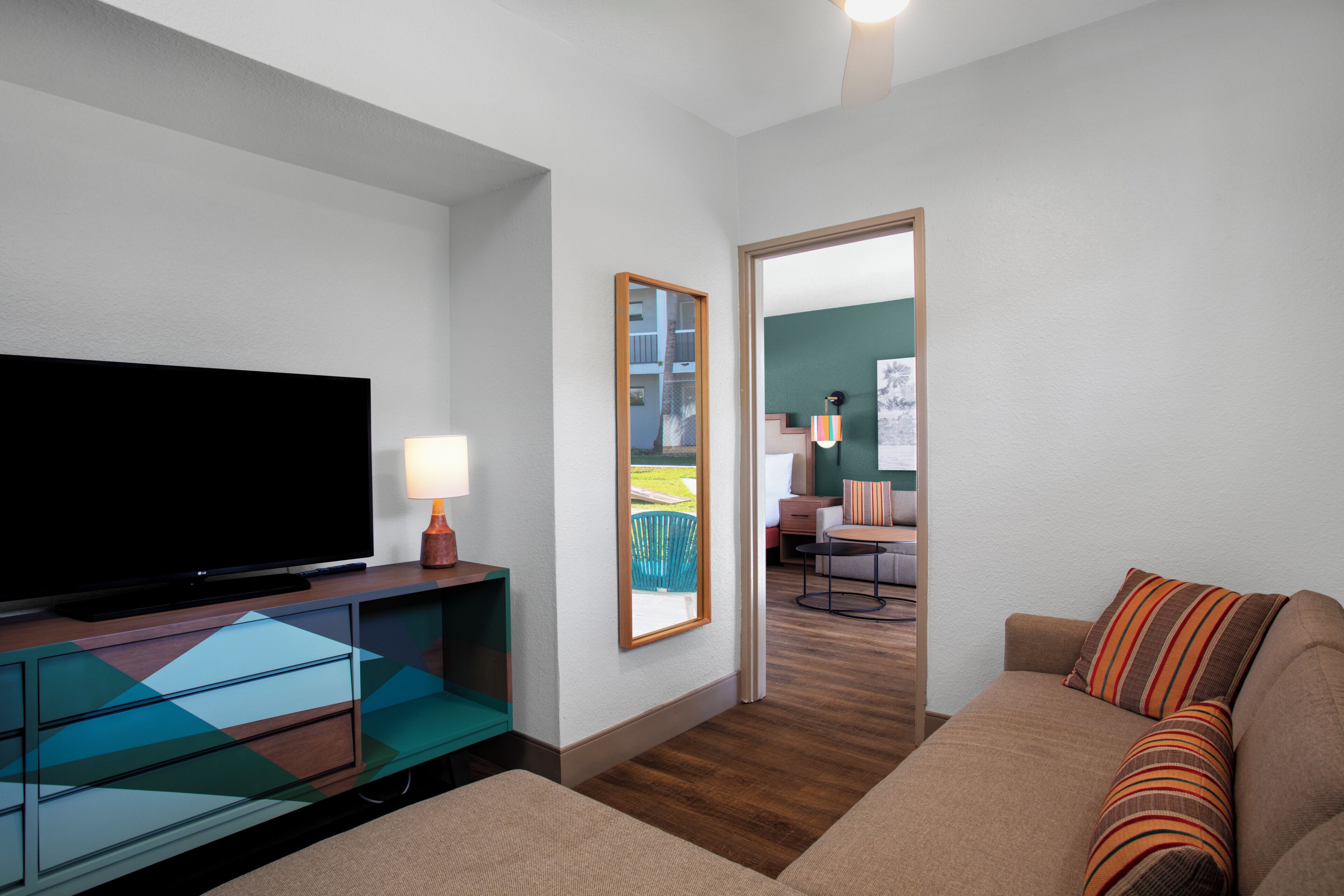 Junior Suite, 1 King Bed | Pillowtop beds, in-room safe, desk, laptop workspace