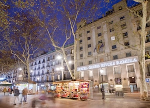 Fachada del alojamiento - Noche