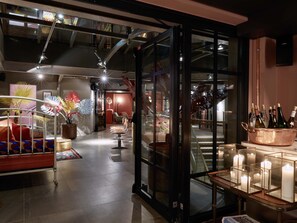 Exterior - 25hours Hotel Terminus Nord (Paris)