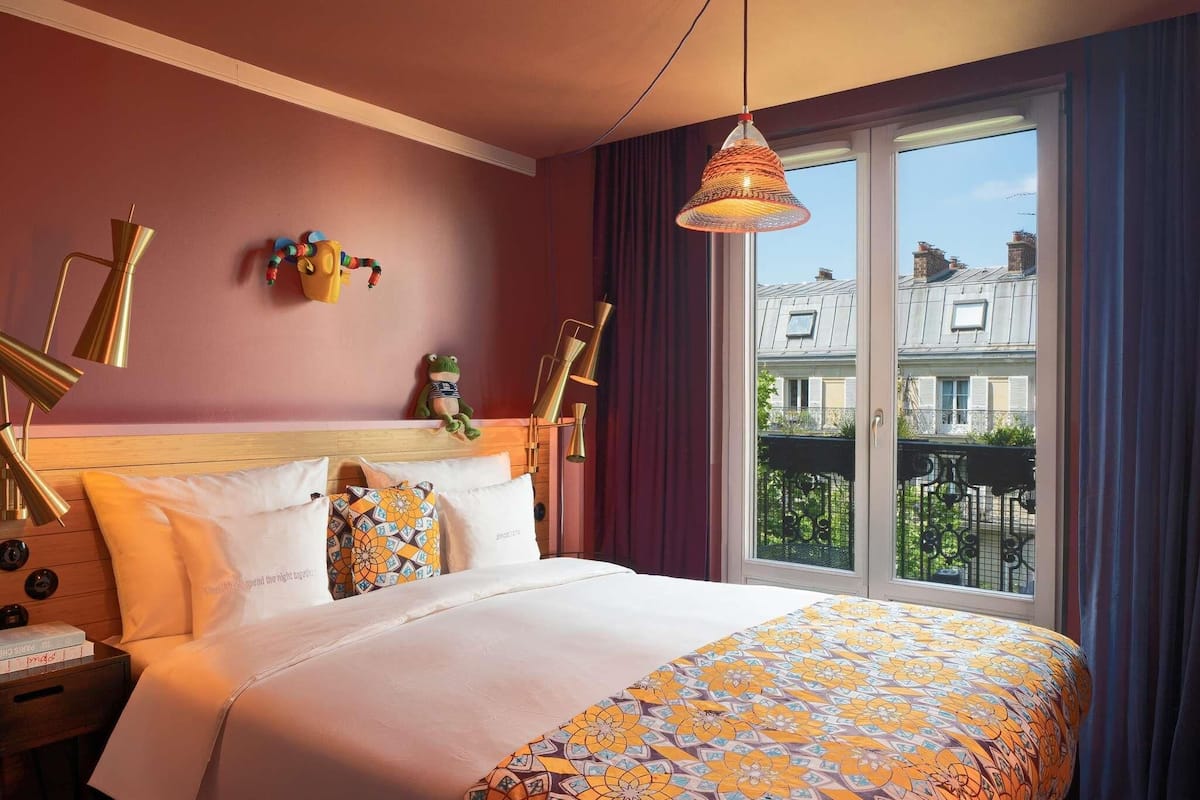 Medium with Balcony and Paris view | Hypo-allergenic bedding, free minibar, individually decorated