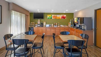 Free daily continental breakfast