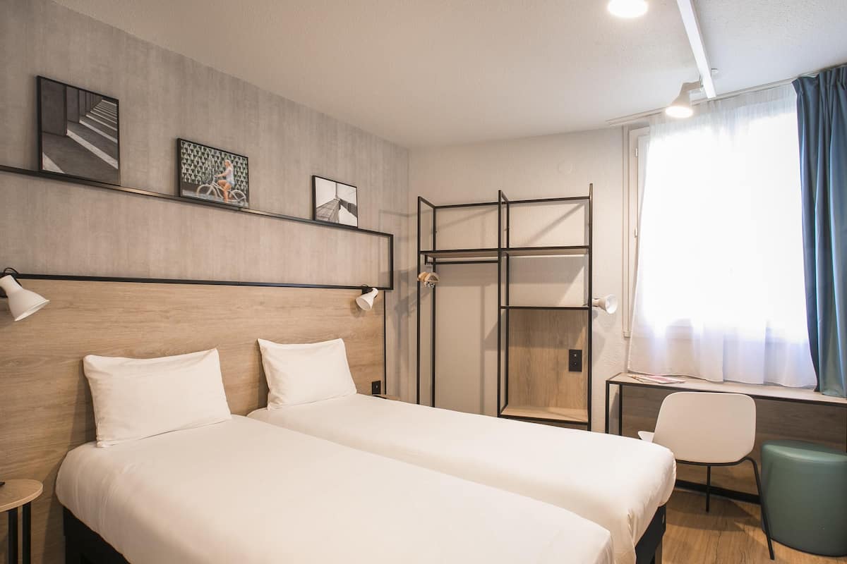 Chambre Standard, 2 lits une place