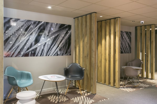 Lobby sitting area - ibis Avignon Sud (Avignon)