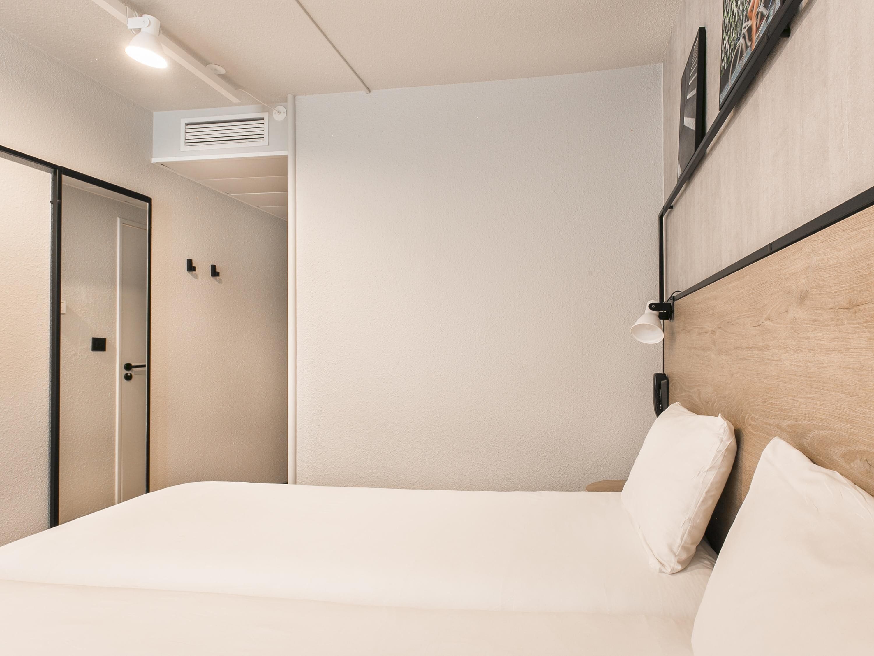 Standaard kamer, 2 eenpersoonsbedden | Luxe beddengoed, een bureau, verduisterende gordijnen