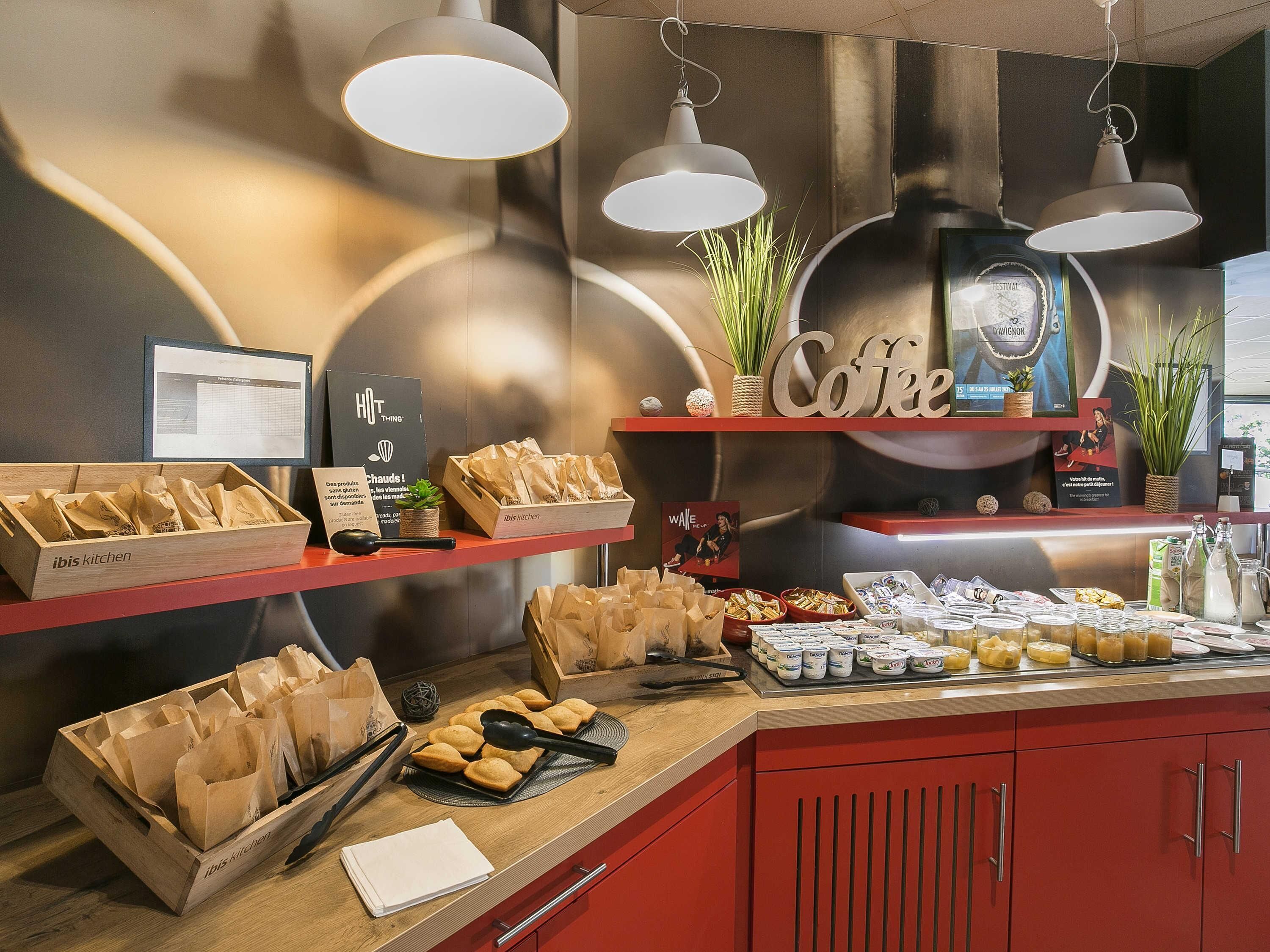 Colazione a buffet a pagamento, servita tutte le mattine 
