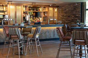 2 Bars/Lounges, Champagner-Bar