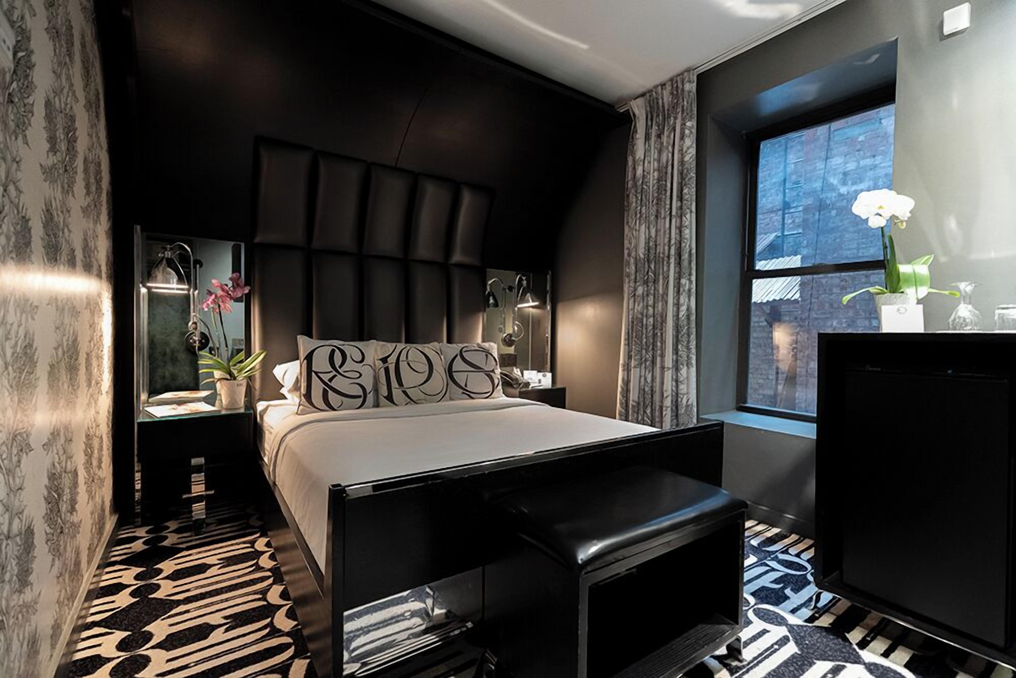 Frette Italian sheets, premium bedding, down comforters, minibar
