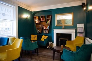 Lobby sitting area - The Wisteria Hotel (Oakham)