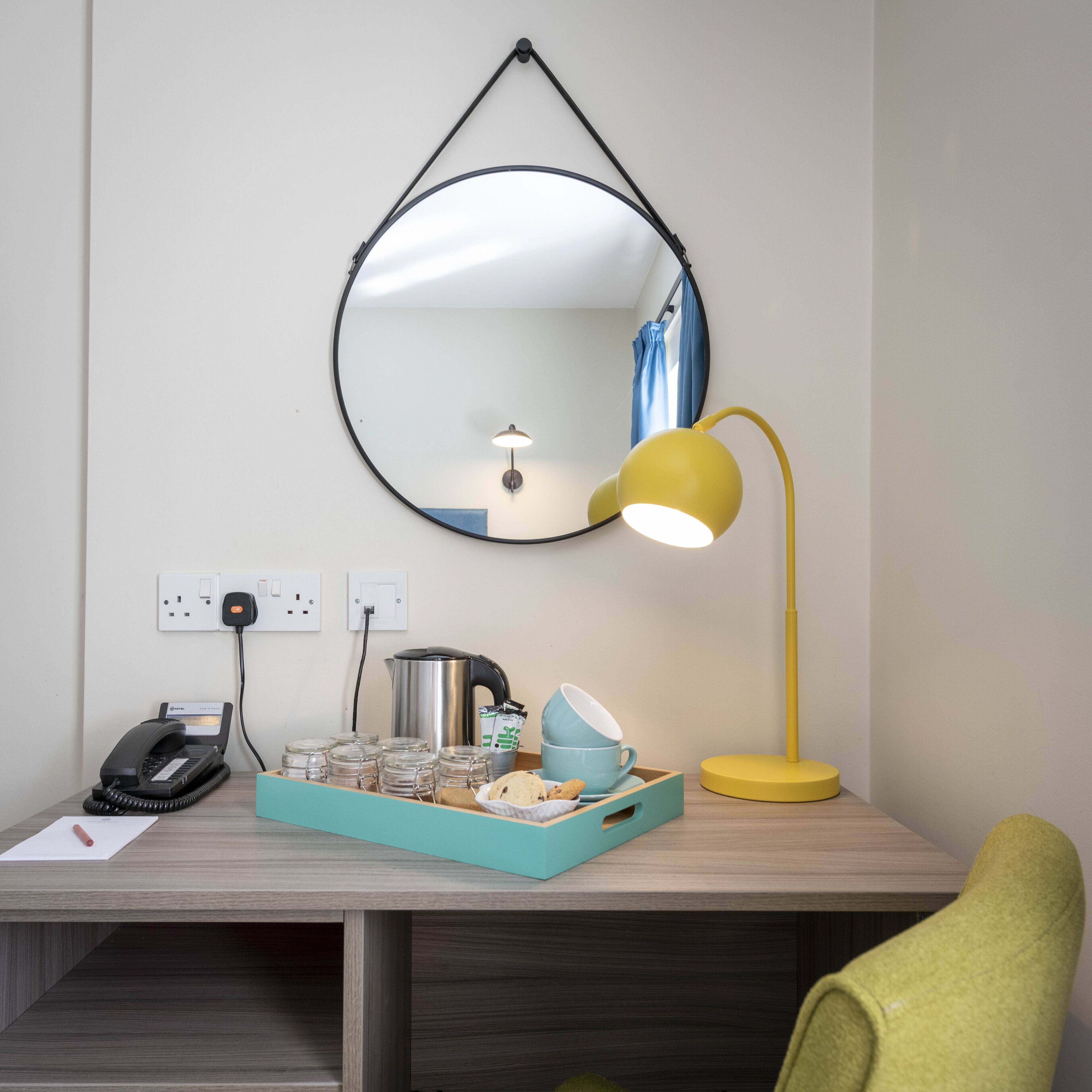 single room | desk, laptop workspace, iron/ironing board, free wifi