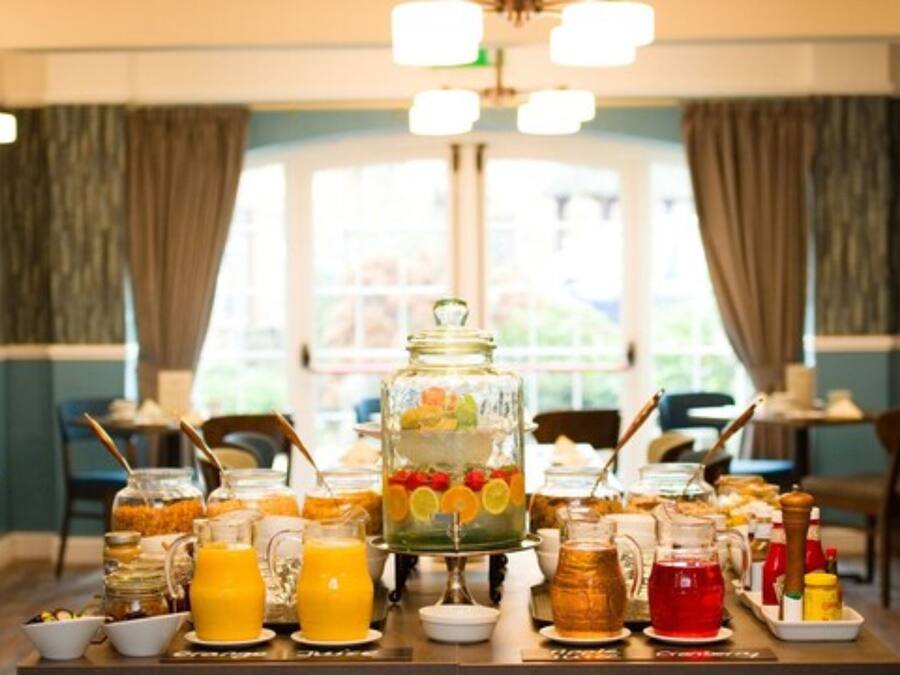 Breakfast, lunch and dinner served