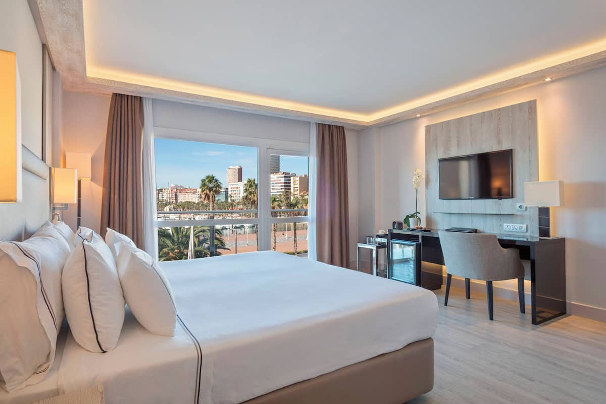 1 bedroom, minibar, in-room safe, individually decorated
