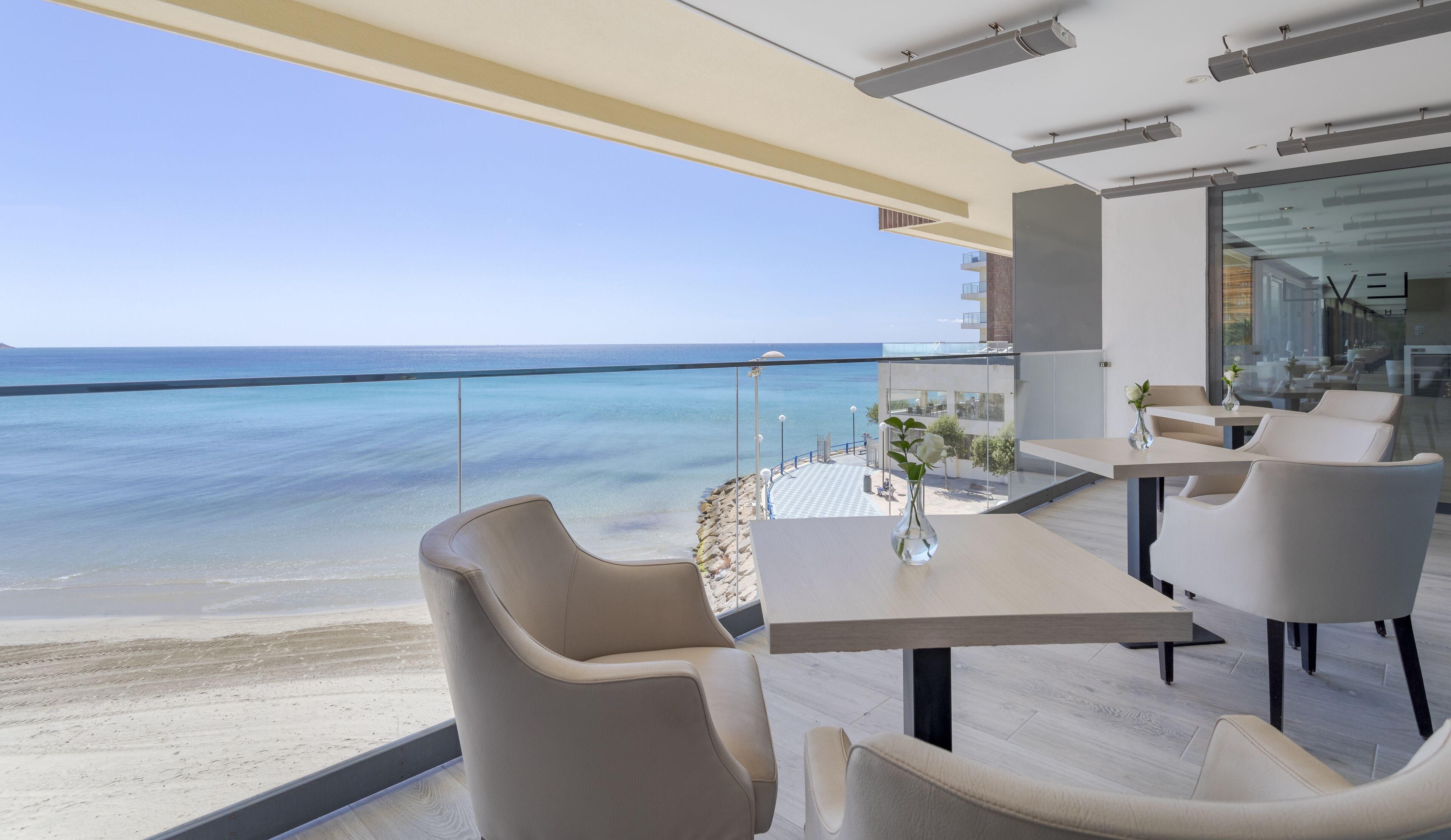 루프탑 바, 바다 전망, 매일 오픈