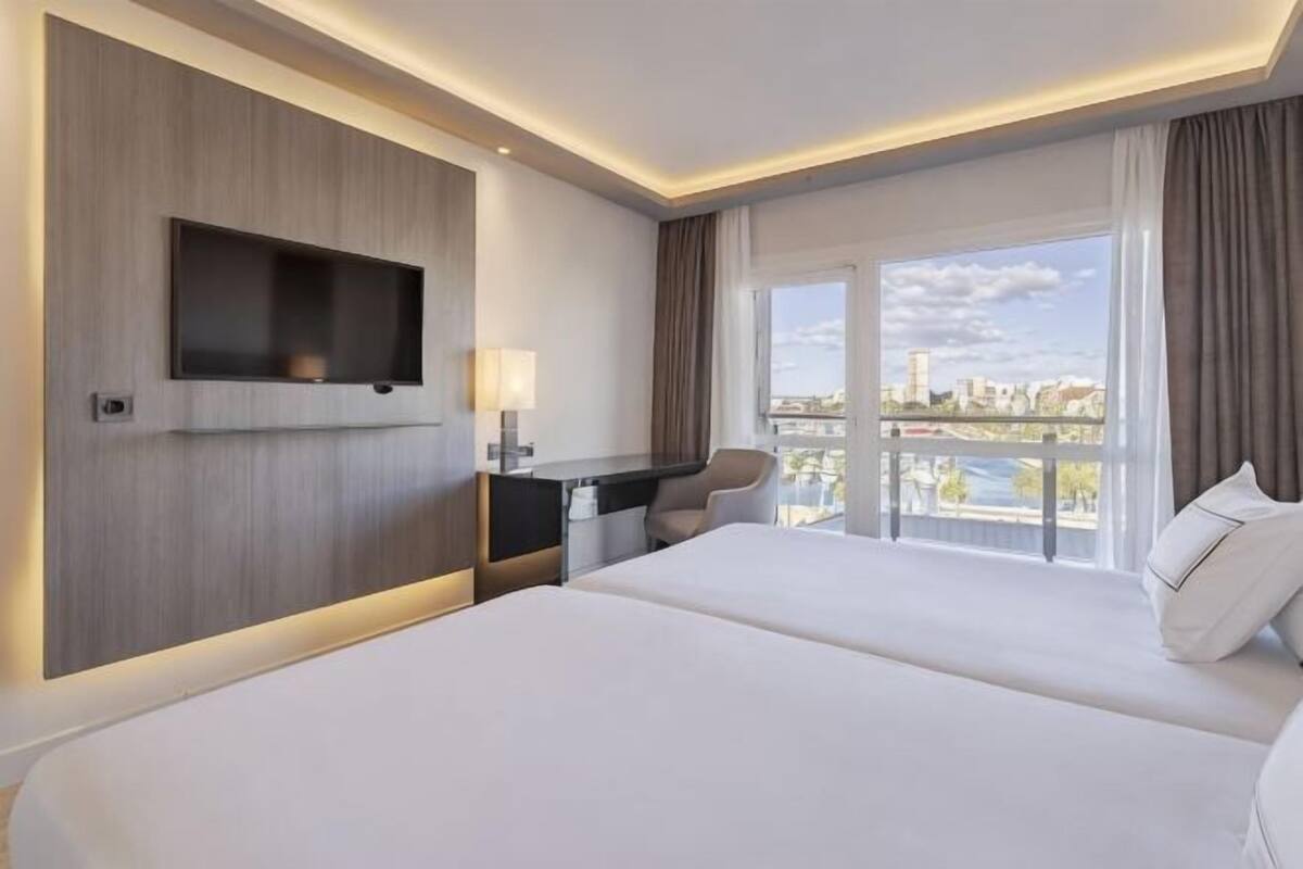 Literie de qualité supérieure, minibar, coffres-forts dans les chambres