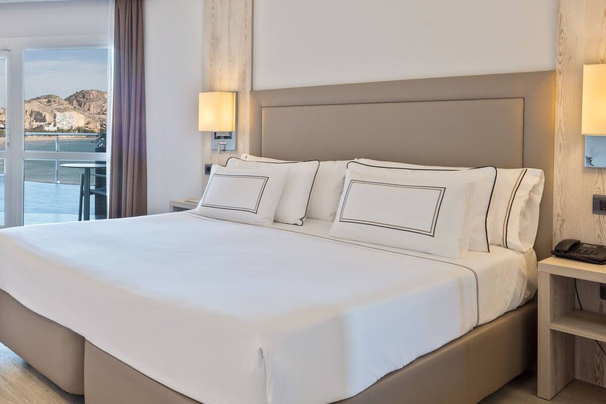 The Level Melia Room with Pool Access Adults Only