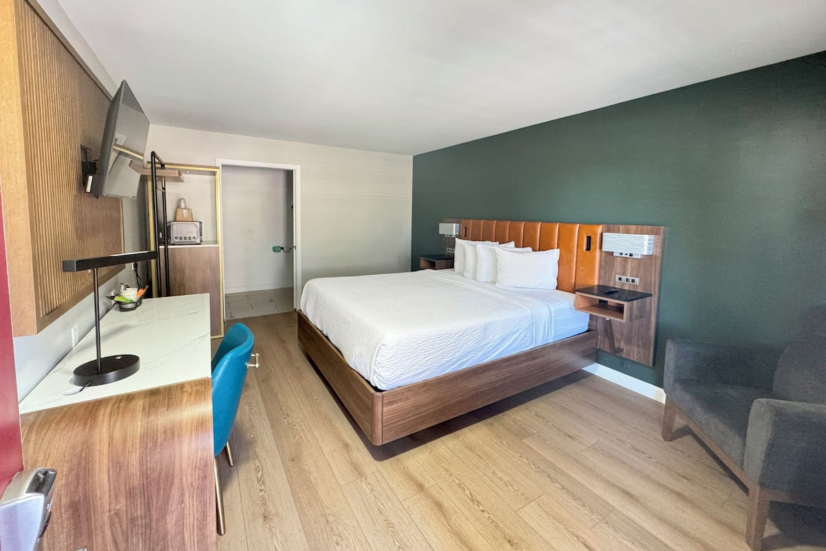 1 bedroom, free WiFi, bed sheets
