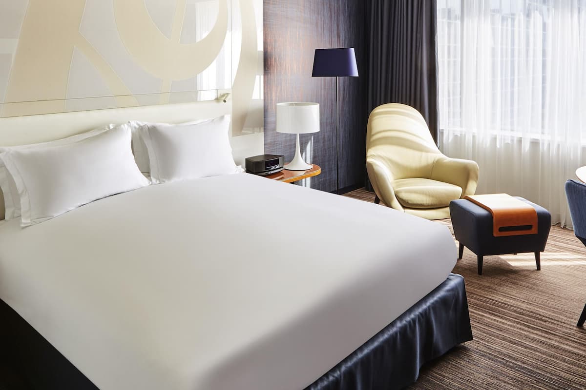 1 bedroom, premium bedding, minibar, in-room safe