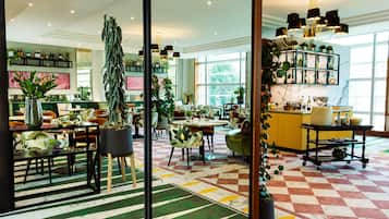 2 Restaurants, Frühstück, Mittagessen, Abendessen, italienische Küche